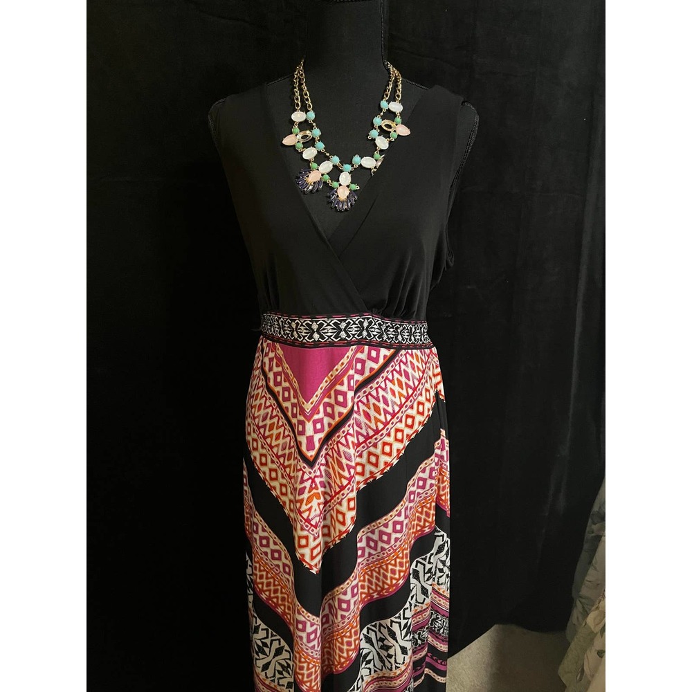 Studio One New York Sleeveless Dress Large Size (necklace not included)